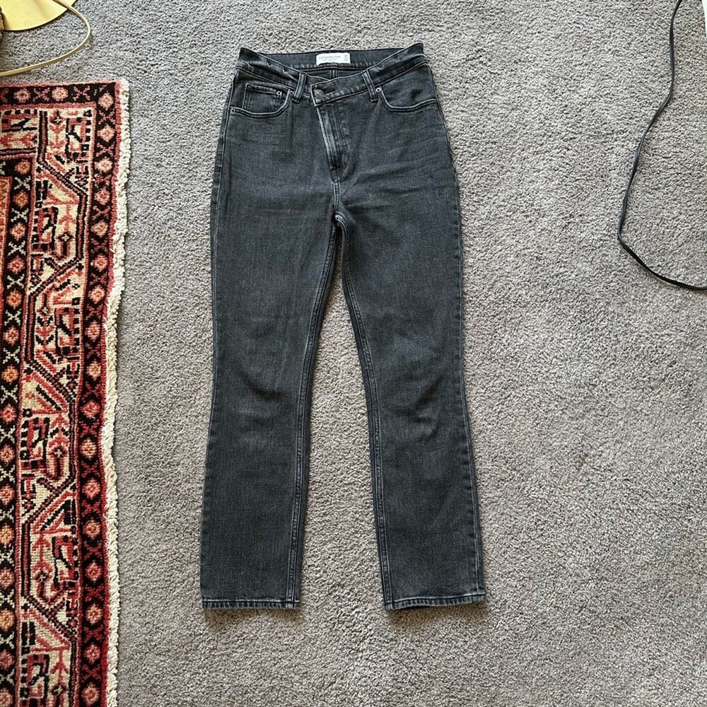 Abercrombie 90s Slim Straight Ultra High Rise Jeans